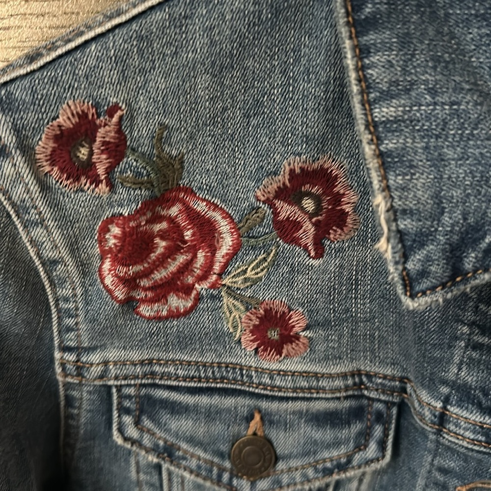 Mavi Jeans Rose Embroidered Denim Jacket (NWOT) - Picture 7 of 8